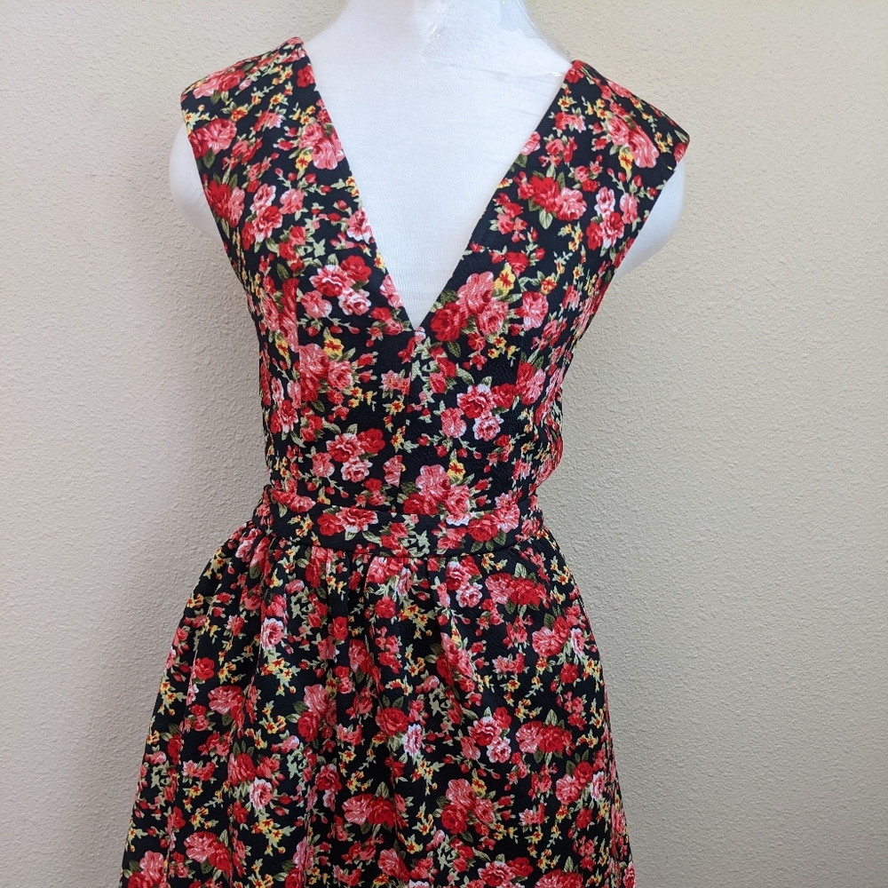 San Joy Floral Dress Small
